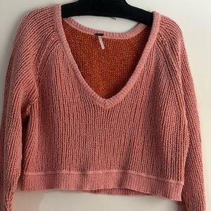 Free People Hot Topics of the shoulder cropped pink Sweater